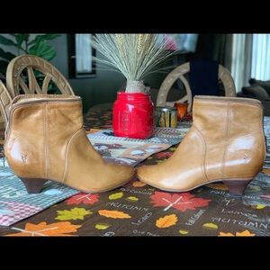 Frye Steffi ZIP Bootie